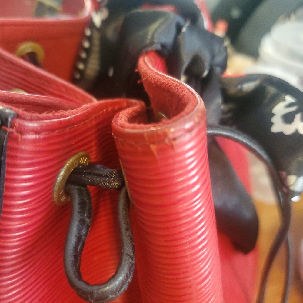 Authentic Louis Vuitton Noe Red Bucket Bag - Picture 6 of 11